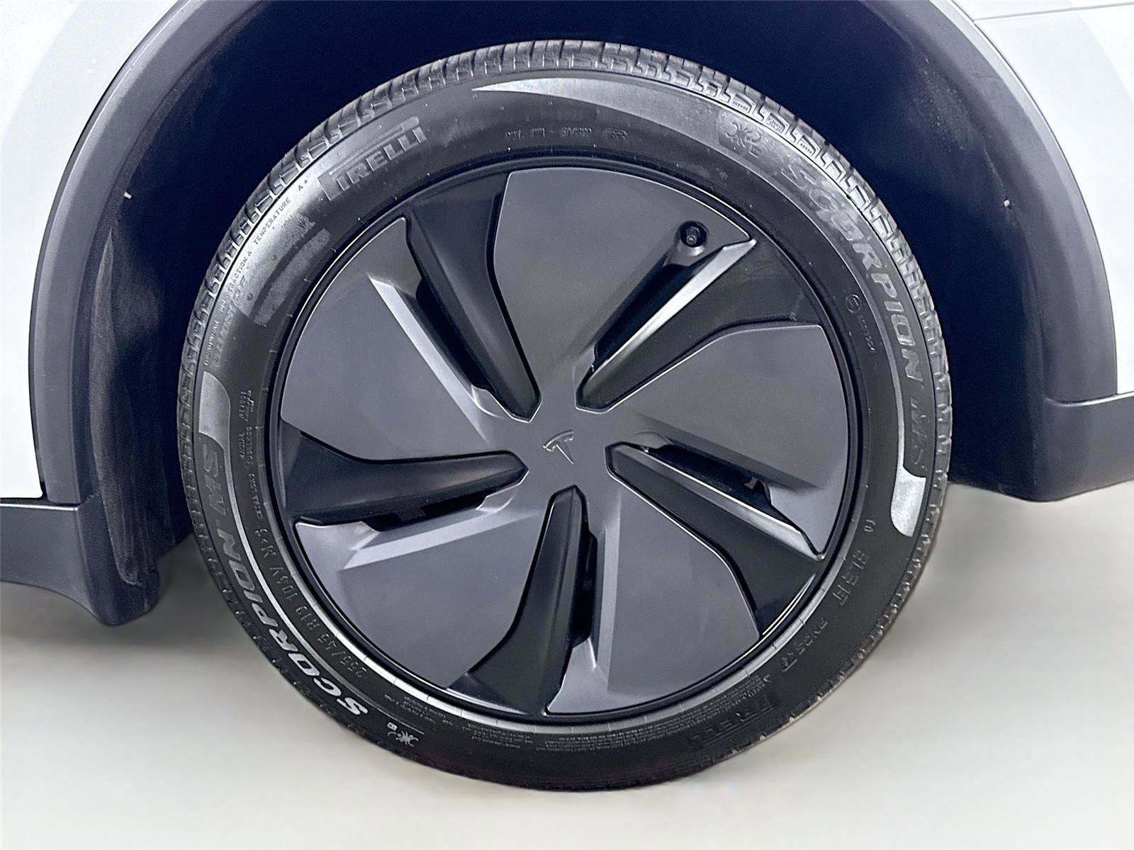 Used 2026 Tesla Model Y 2WD image 27