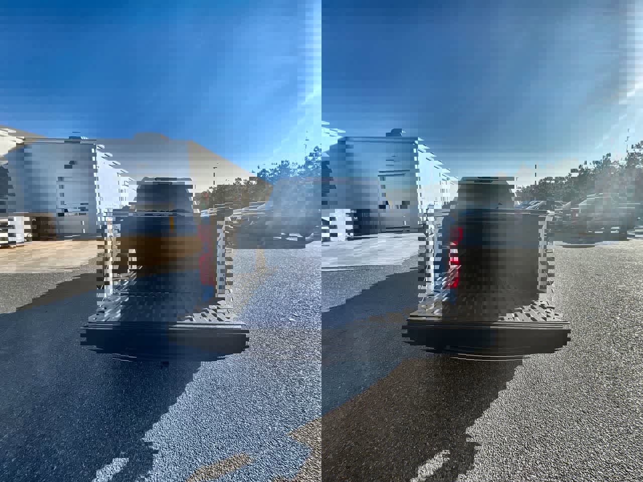 Used 2025 Chevrolet Silverado 1500 Custom image 24