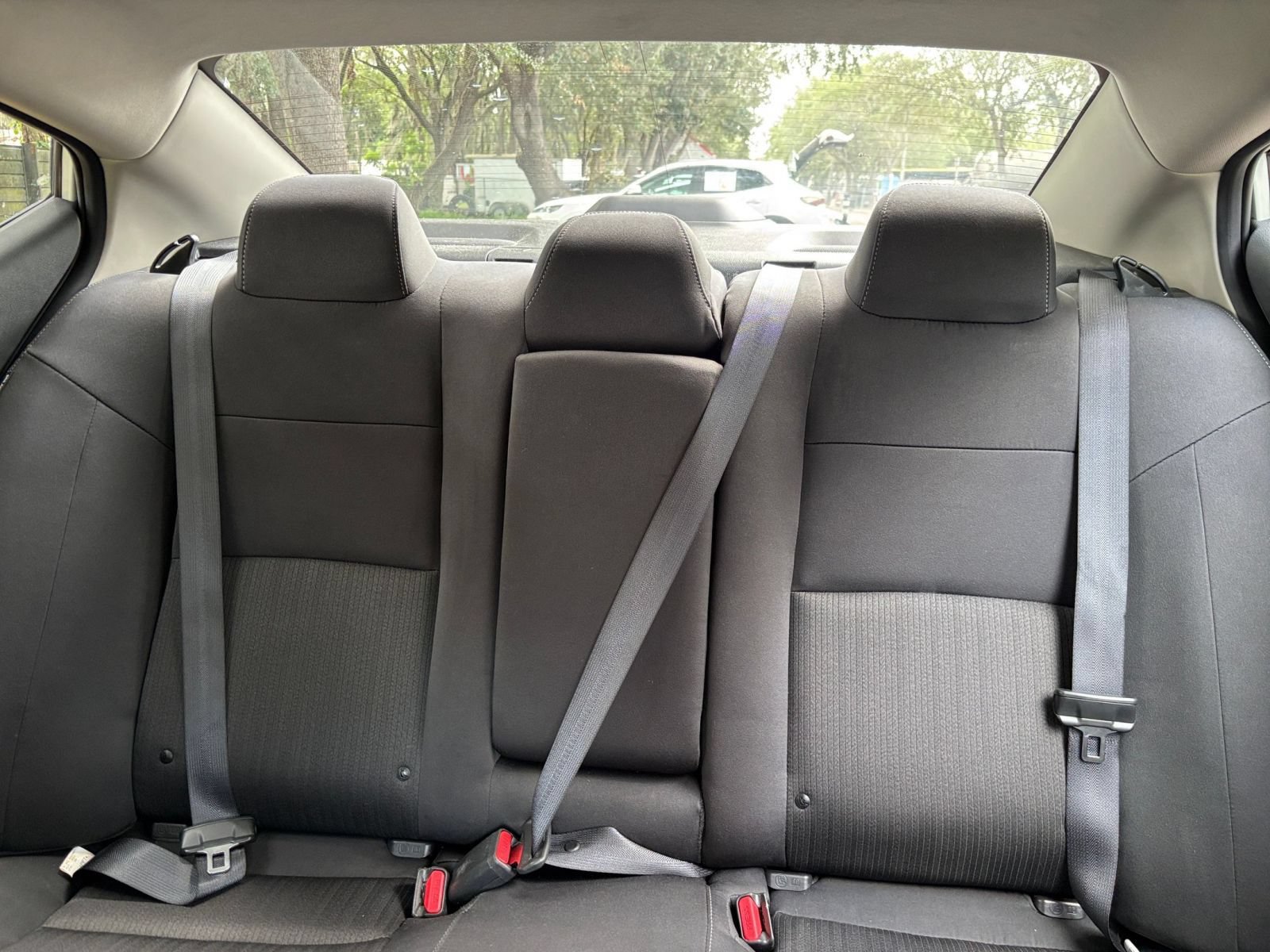 Used 2025 Nissan Altima 2.5 SV FWD image 30