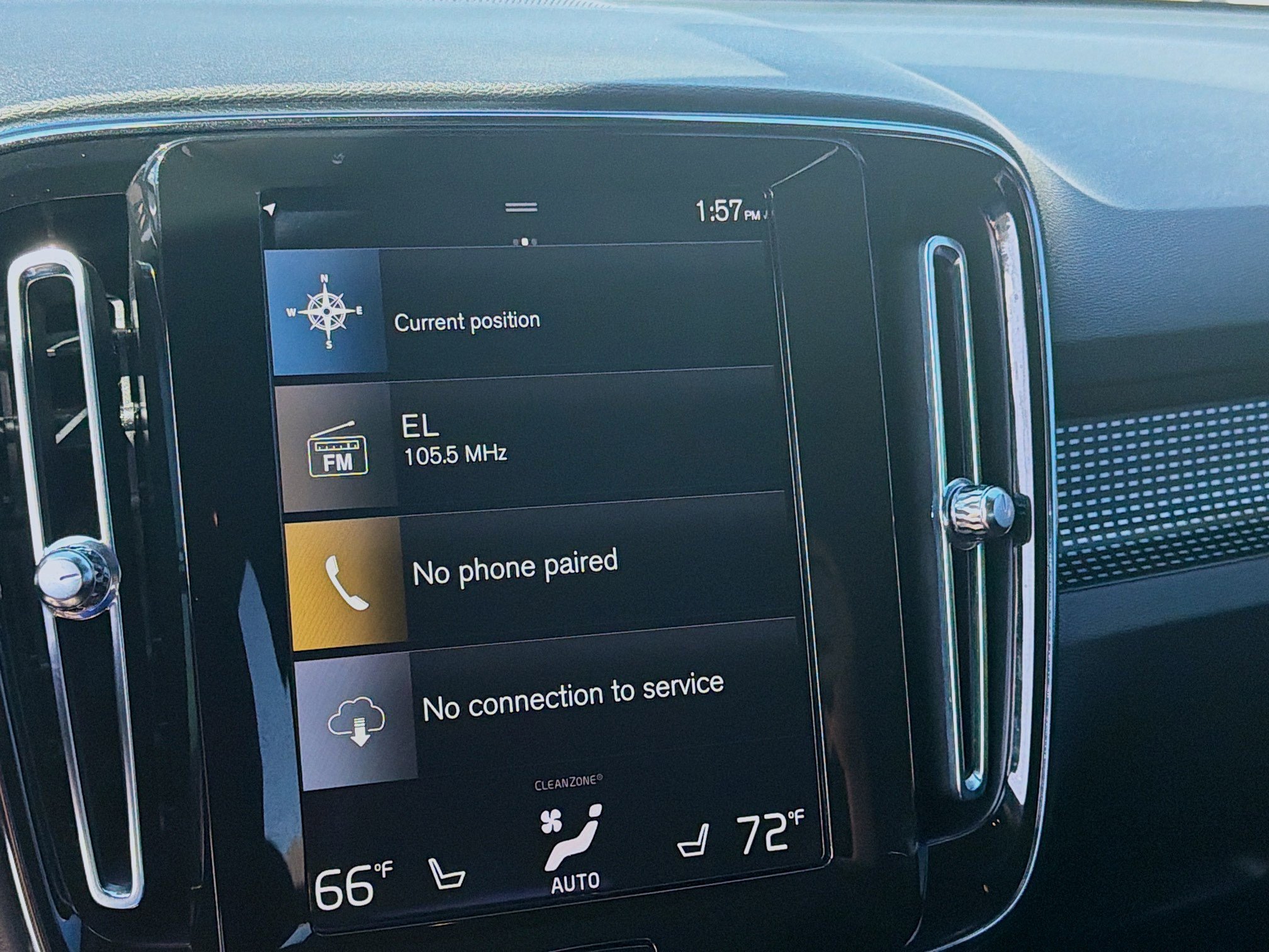 Used 2022 Volvo XC40 T5 R-Design w/ Advanced Package image 12