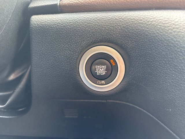 Used 2017 Chrysler Pacifica Limited w/ UConnect Theater Package image 26