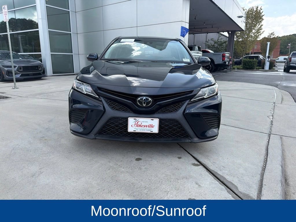 Used 2019 Toyota Camry SE w/ Carpet Mat Package FWD image 2