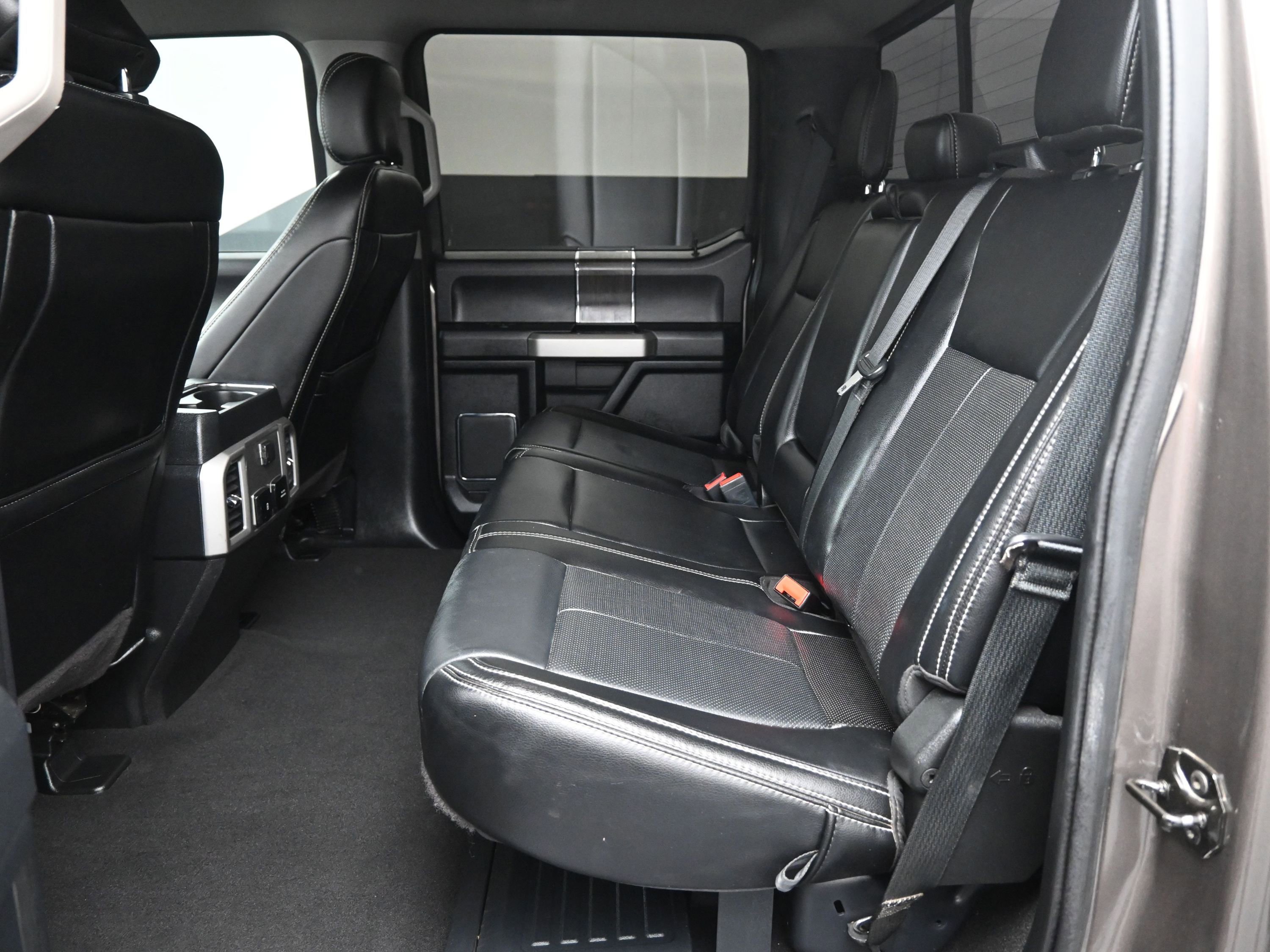 Used 2020 Ford F250 Lariat w/ Chrome Package image 15