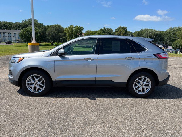 Used 2023 Ford Edge SEL w/ Convenience Package image 3