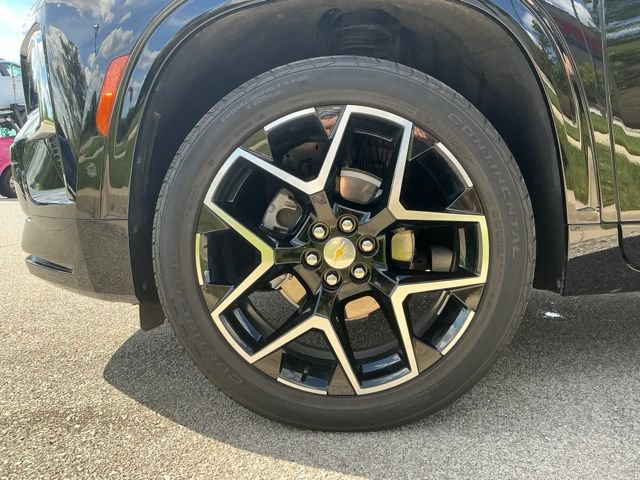 Used 2025 Chevrolet Traverse High Country w/ LPO, Floor Liner Package AWD/4WD image 14
