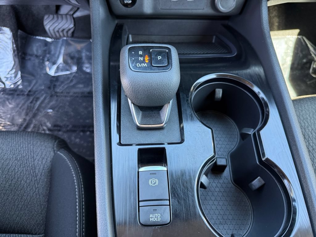 Used 2024 Nissan Rogue SV FWD image 17