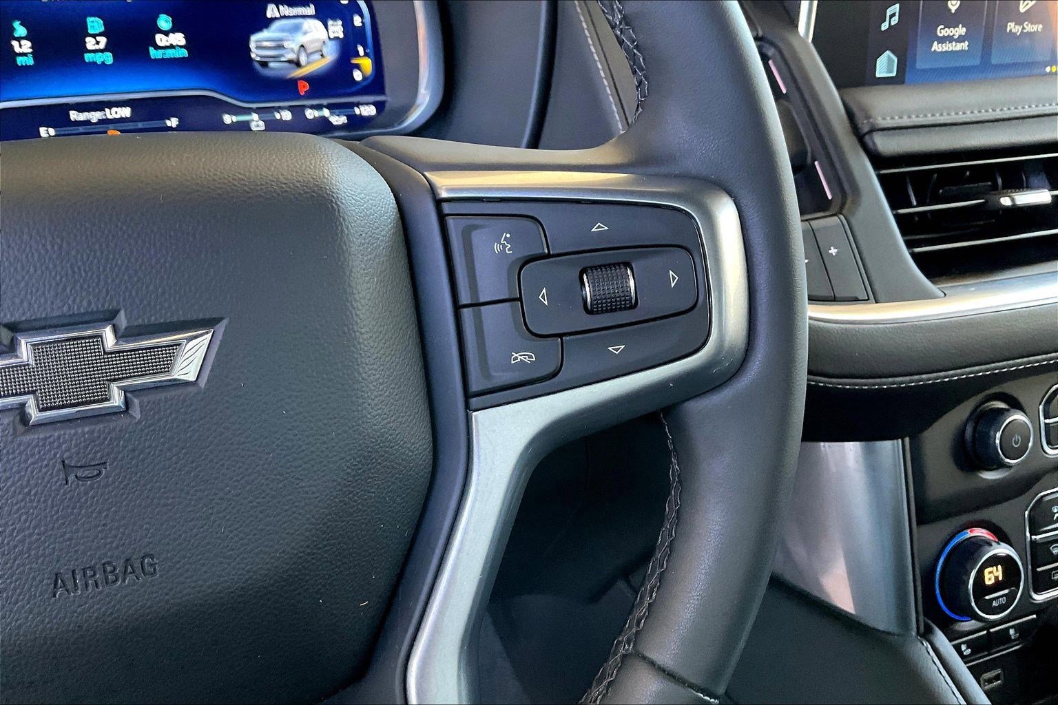 Used 2023 Chevrolet Suburban Z71 w/ Luxury Package image 13