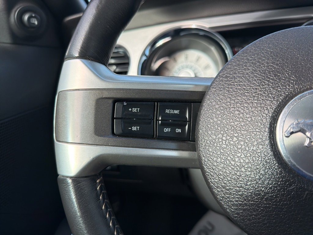 Used 2010 Ford Mustang Premium image 24