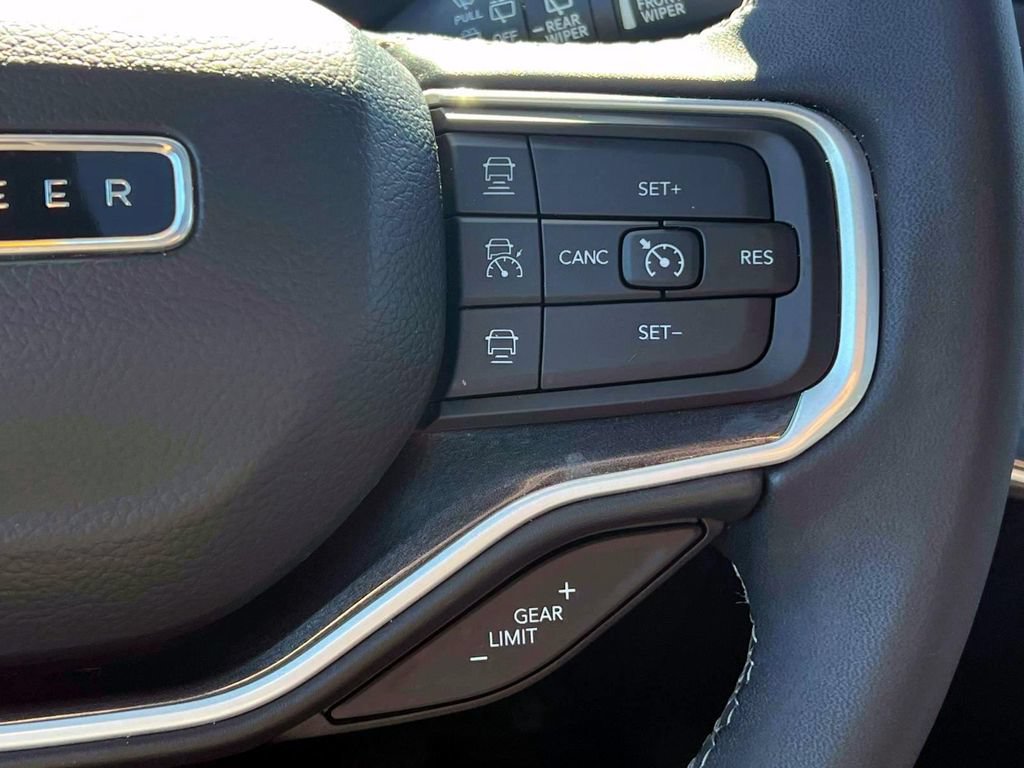 Used 2022 Jeep Wagoneer Series I w/ Convenience Group I AWD/4WD image 27