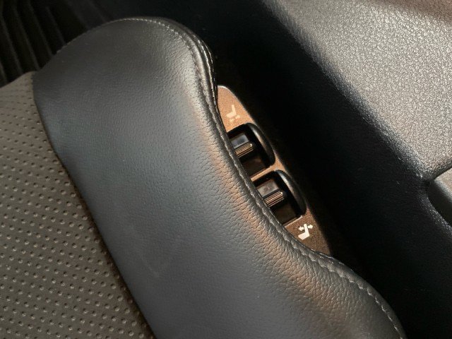 Used 2025 Nissan Z Performance w/ Floor Mat Package RWD image 13