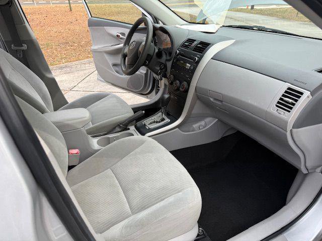 Used 2010 Toyota Corolla image 28