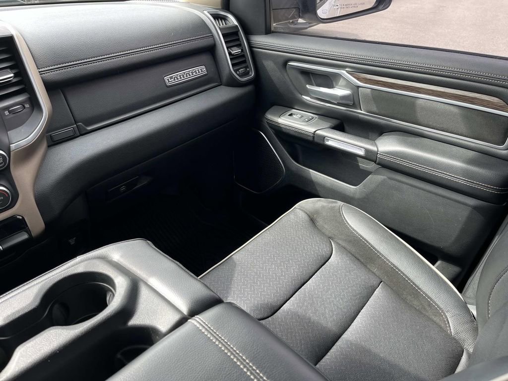 Used 2020 RAM 1500 Laramie w/ Off Road Group AWD/4WD image 13