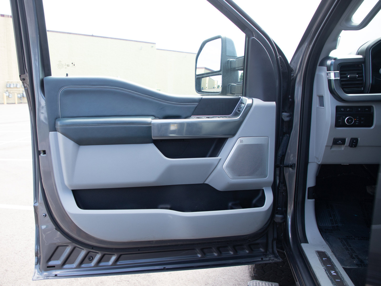 Used 2023 Ford F350 Limited w/ FX4 Off-Road Package AWD/4WD image 22