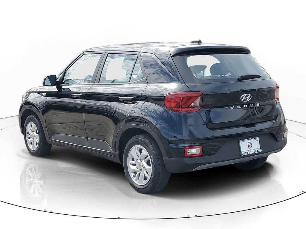 Used 2026 Hyundai Venue SE FWD image 3