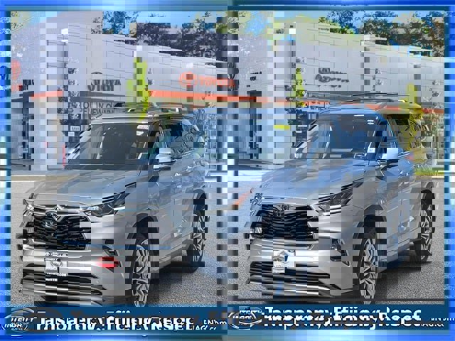 Used 2023 Toyota Highlander Platinum image 2