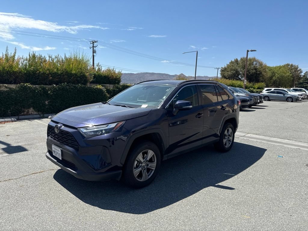 Used 2024 Toyota RAV4 XLE AWD/4WD image 4