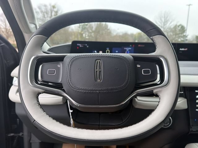 New 2025 Lincoln Navigator Reserve AWD/4WD image 14