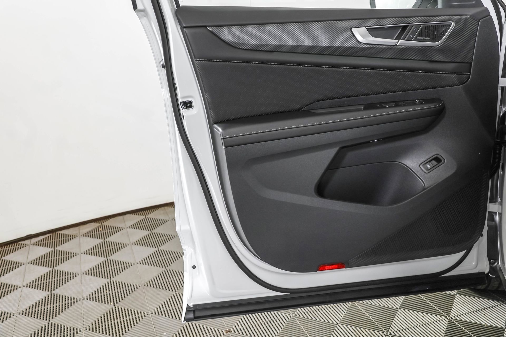 New 2026 Volkswagen Atlas Cross Sport SEL Premium R-Line image 33