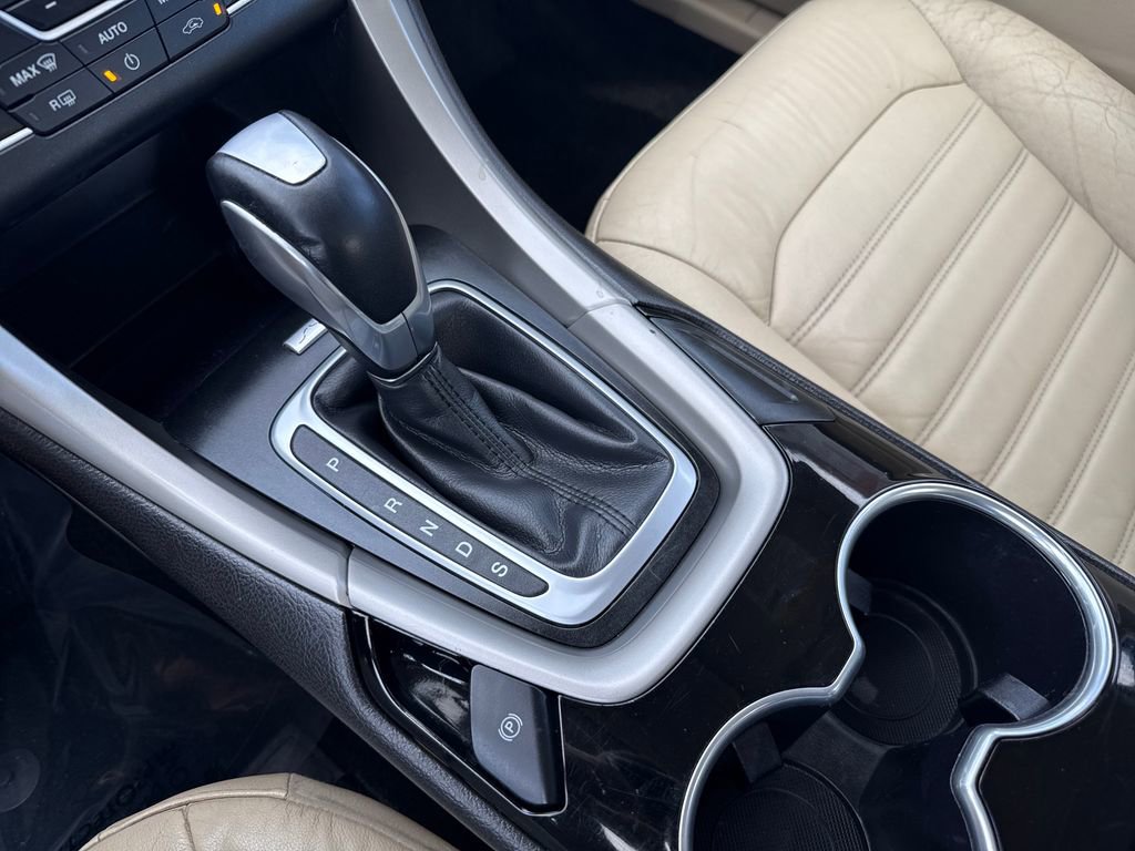 Used 2016 Ford Fusion SE w/ Equipment Group 202A image 21