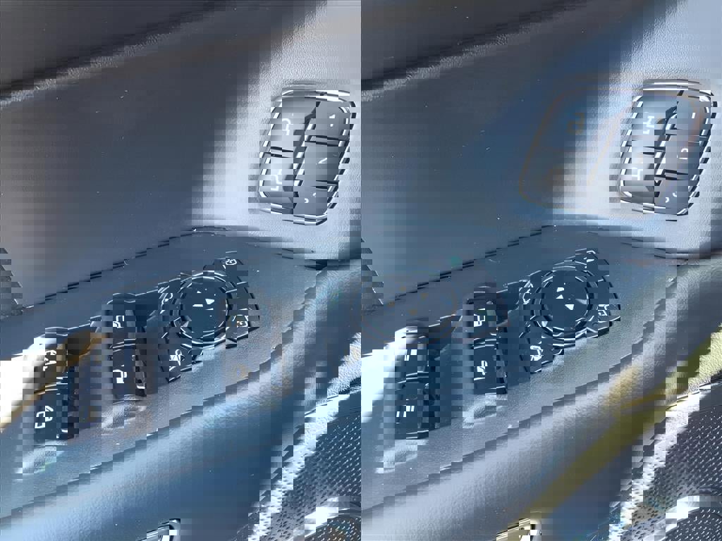 Used 2024 Ford Expedition Max Platinum image 17