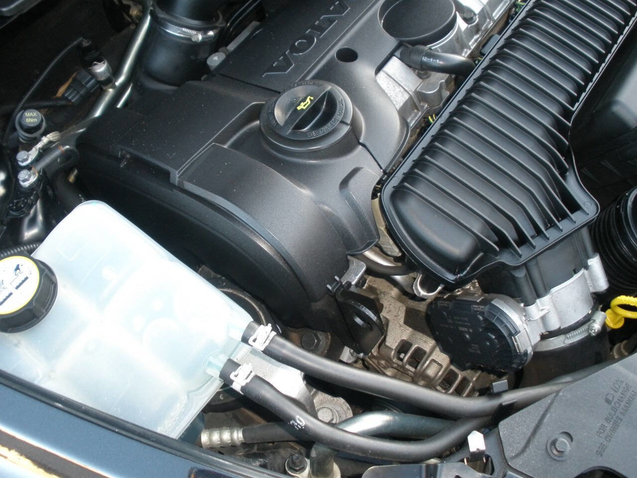 Used 2012 Volvo C70 T5 image 16