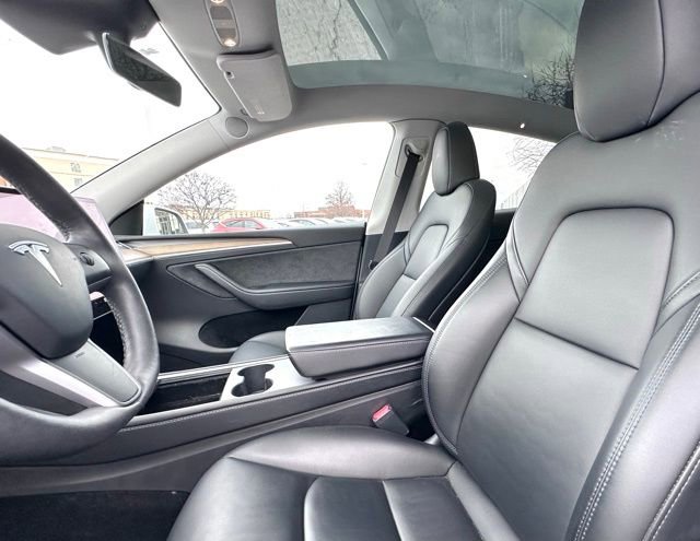 Used 2023 Tesla Model Y Long Range image 19