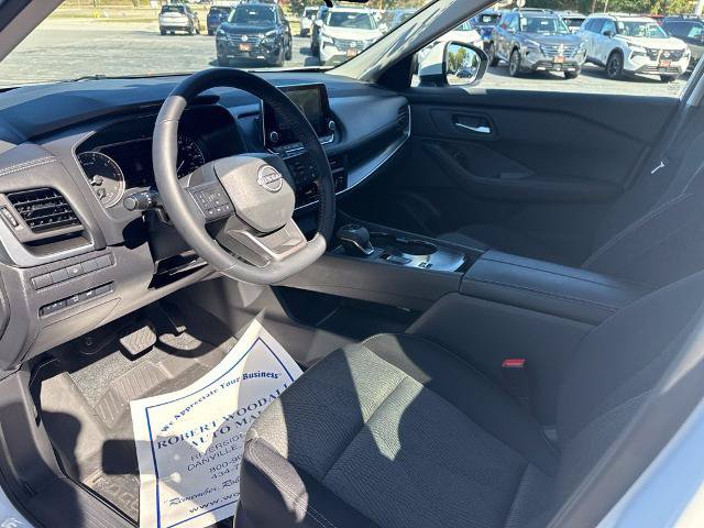 Certified 2026 Nissan Rogue SV FWD image 11