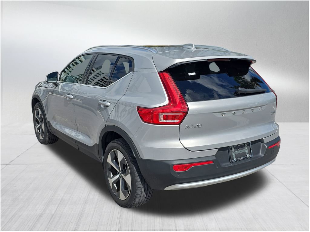 Used 2023 Volvo XC40 B5 Plus w/ Protection Package Premier image 3