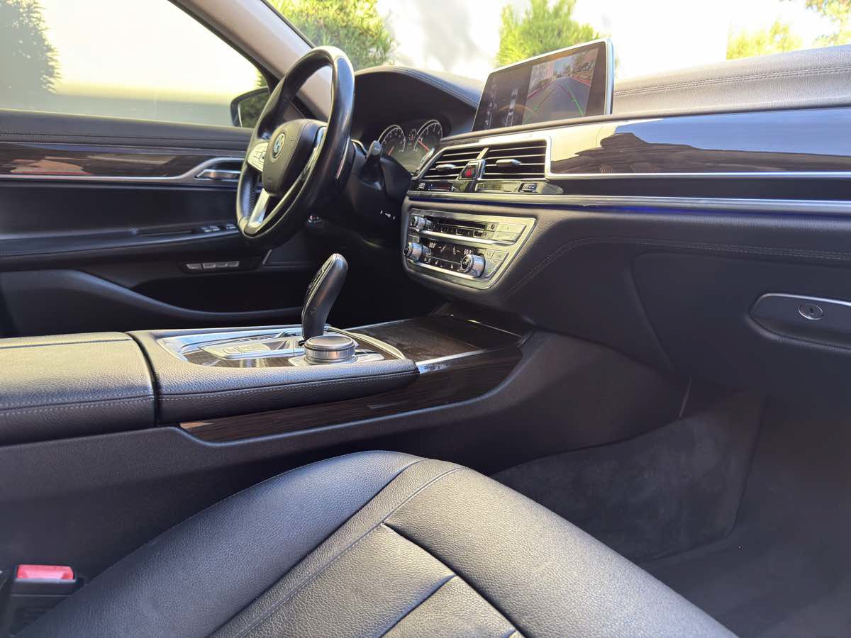 Used 2016 BMW 740i RWD image 60