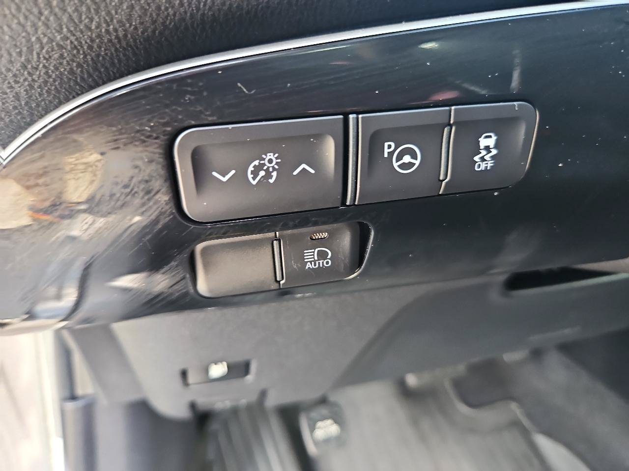 Used 2018 Toyota Prius Two w/ Prius Two Safety Plus Package FWD image 24