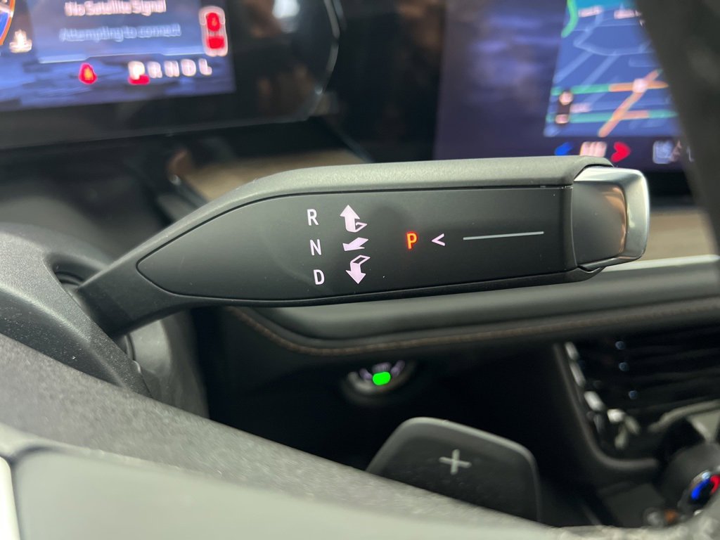 Used 2025 Chevrolet Tahoe High Country image 15