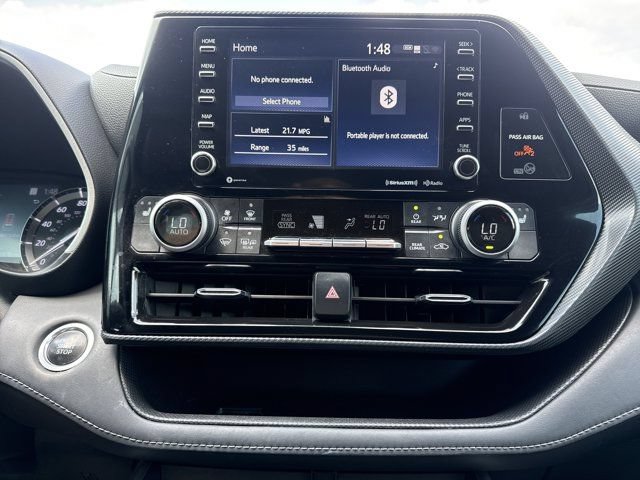Used 2021 Toyota Highlander XSE FWD image 22