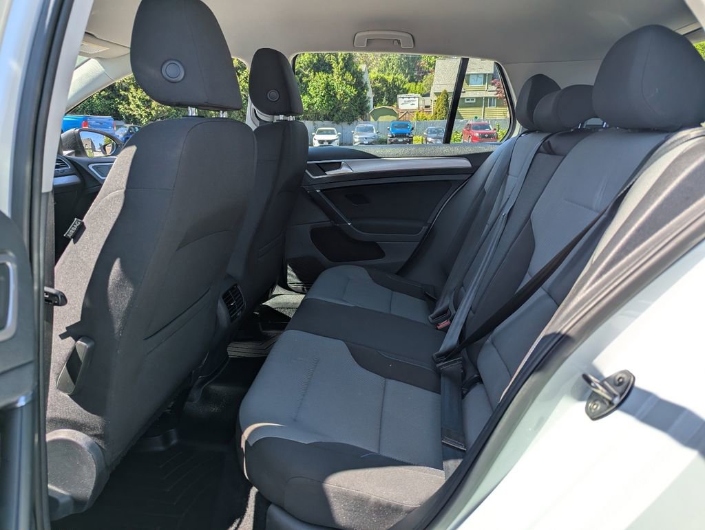Used 2016 Volkswagen e-Golf SE FWD image 26