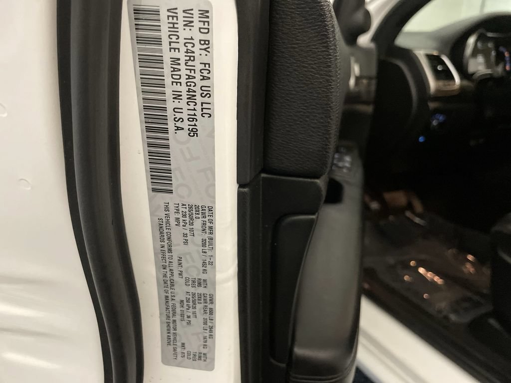 Used 2022 Jeep Grand Cherokee Laredo X AWD/4WD image 27