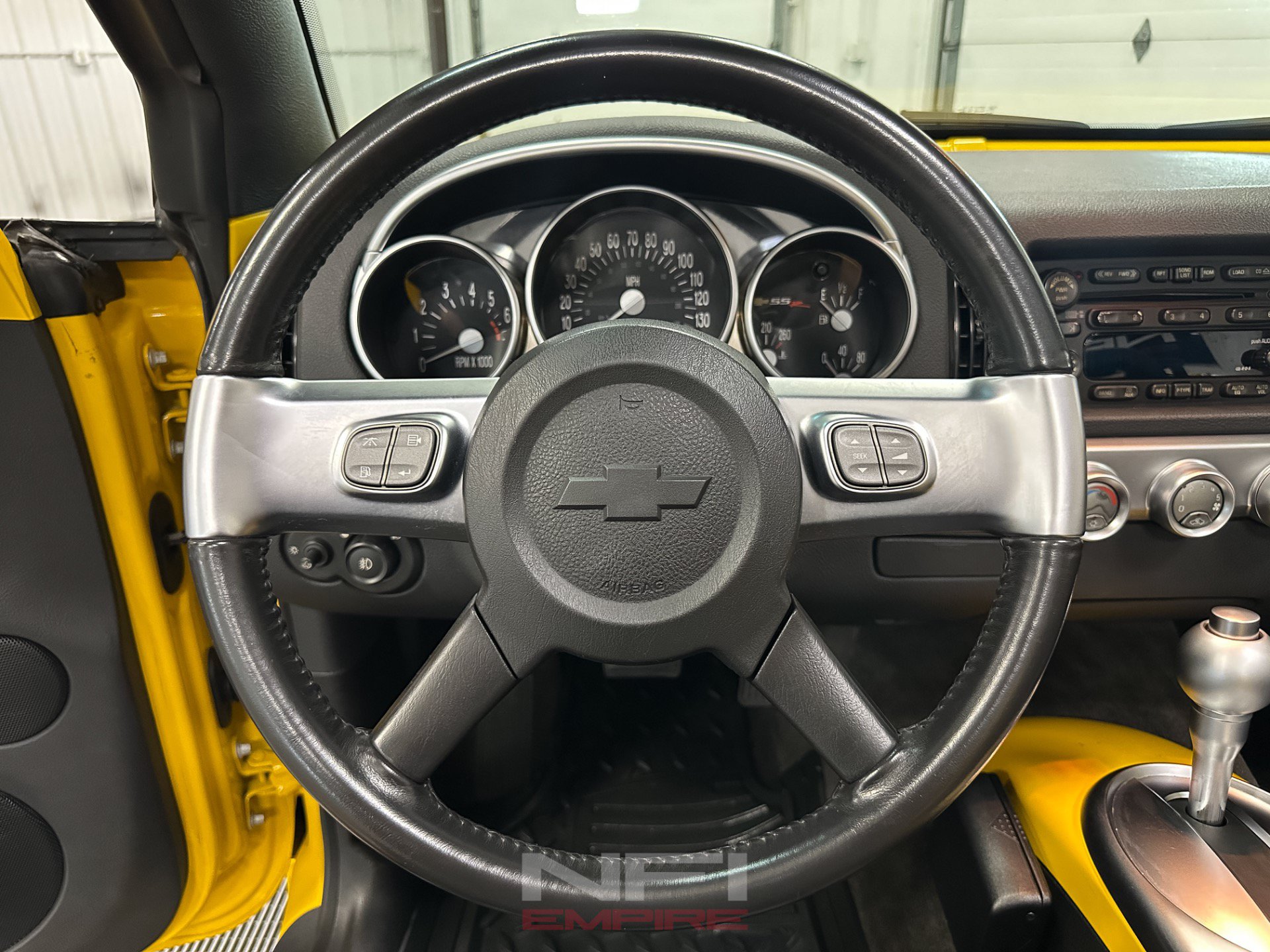 Used 2004 Chevrolet SSR w/ Preferred Equipment Group RWD image 34