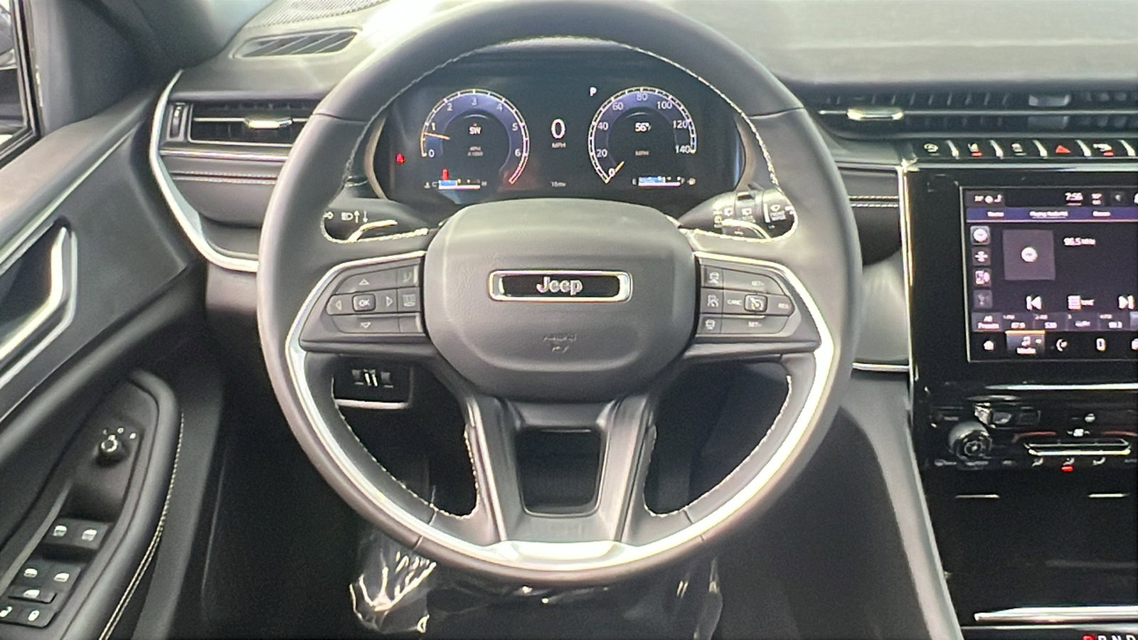New 2025 Jeep Grand Cherokee Altitude image 20