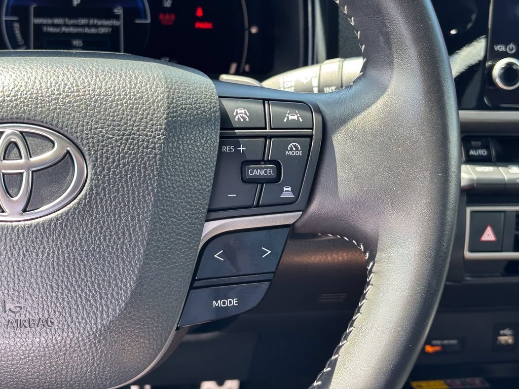 Used 2025 Toyota Camry SE FWD image 28