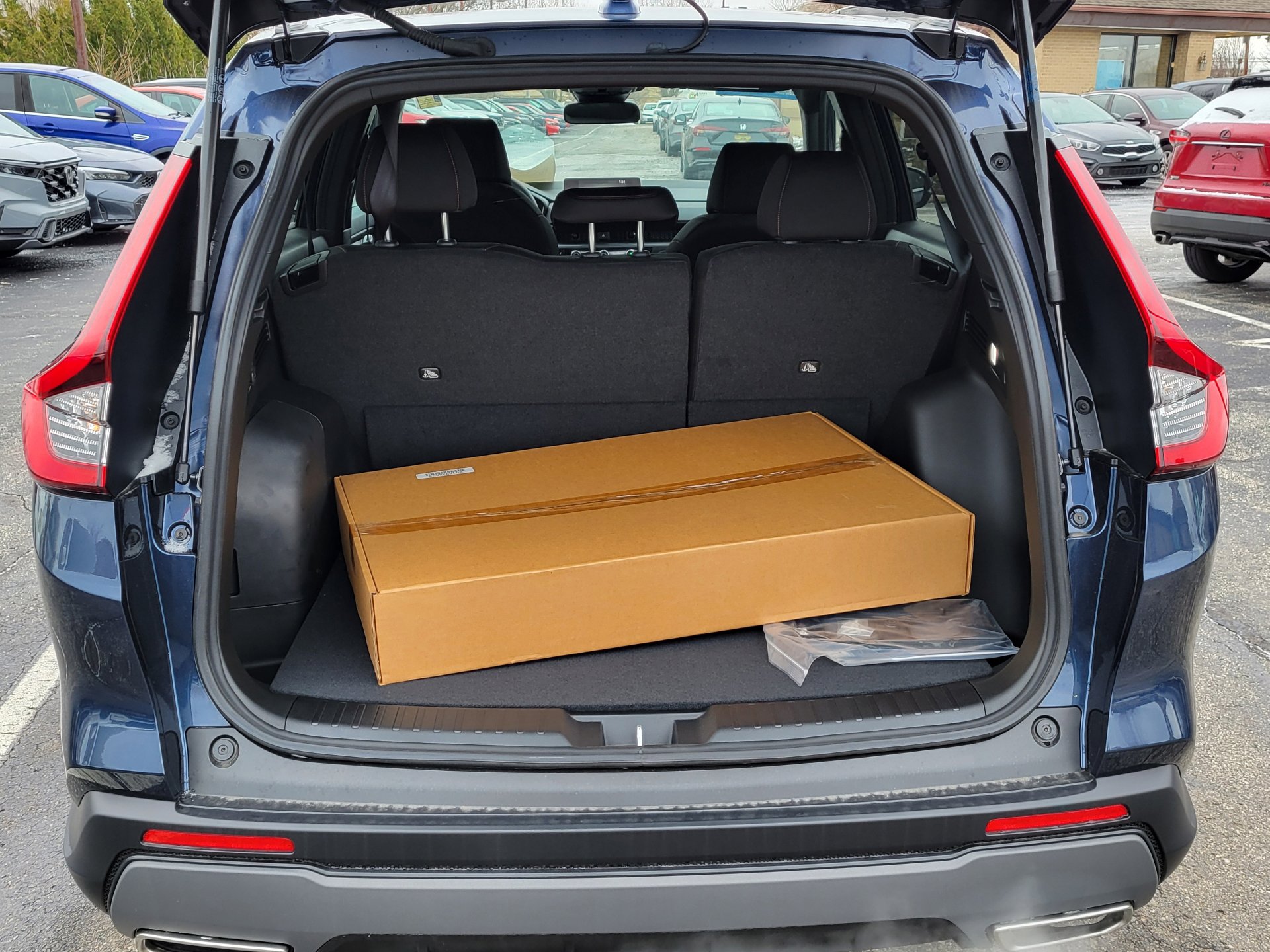 Used 2025 Honda CR-V Sport image 8