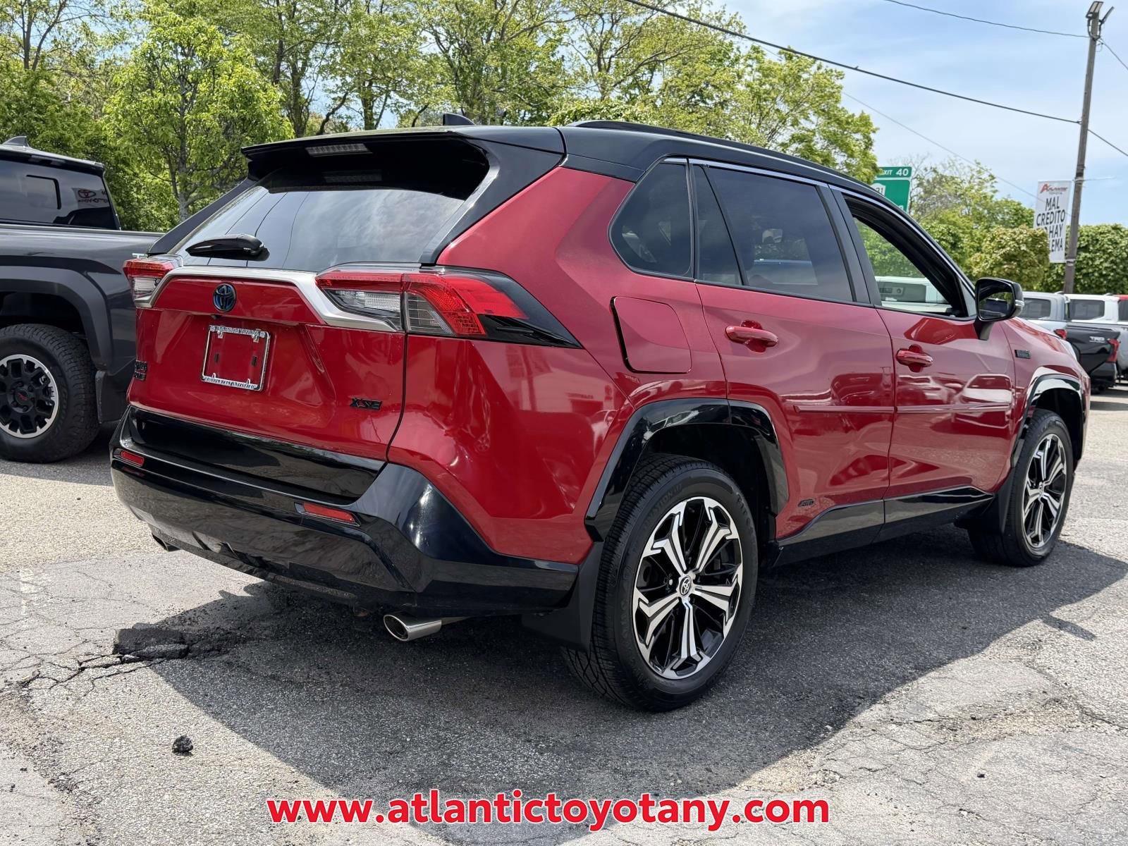 Used 2022 Toyota RAV4 XSE w/ Weather Package AWD/4WD image 8