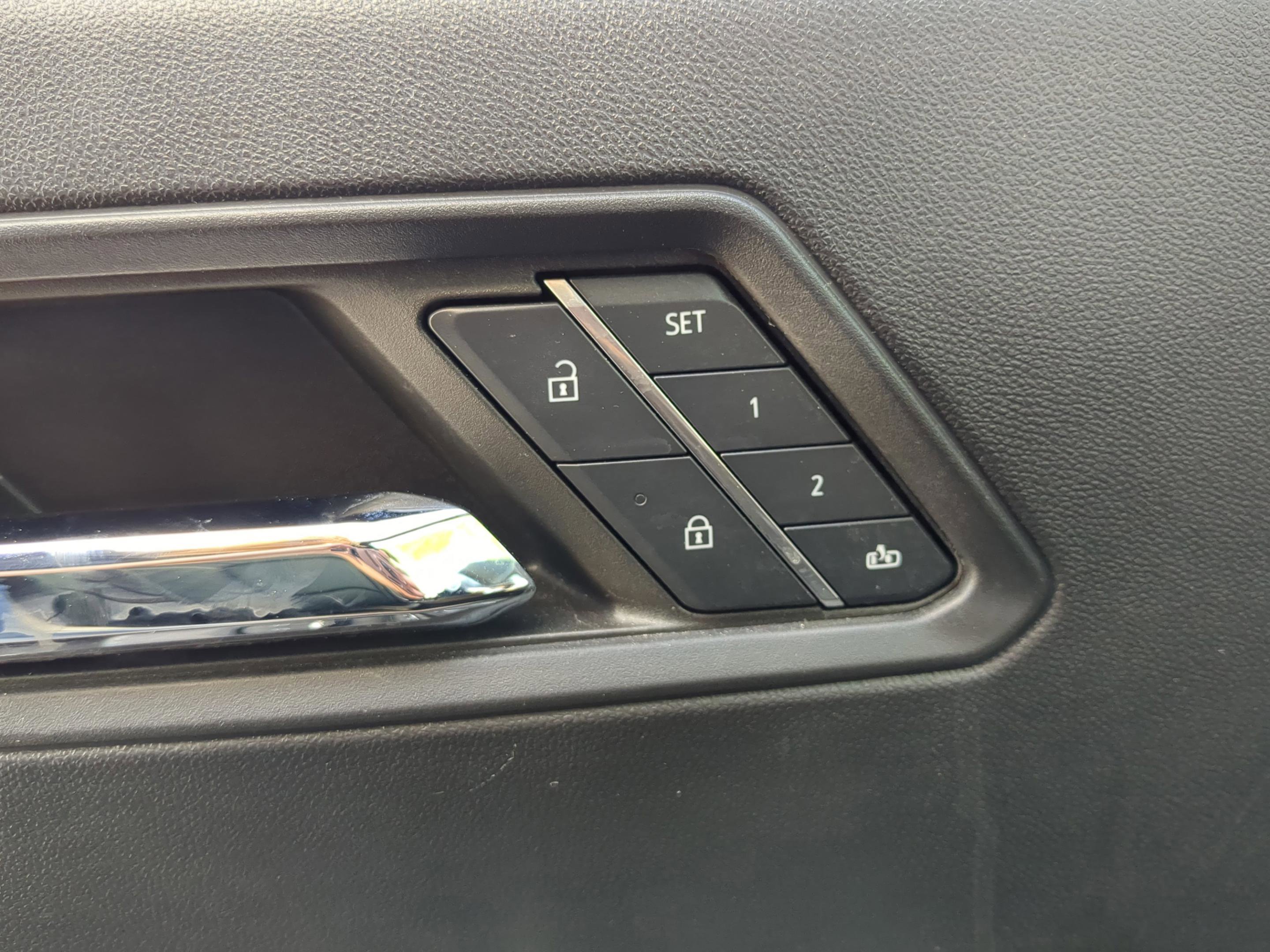 Used 2024 GMC Canyon Denali AWD/4WD image 18