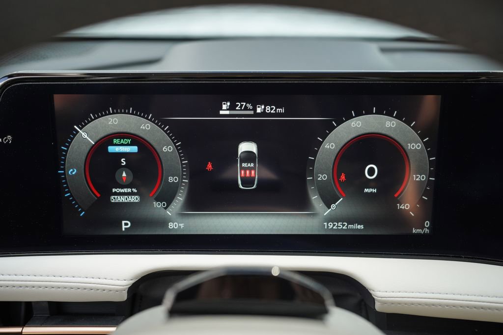 Used 2023 Nissan Ariya FWD image 27