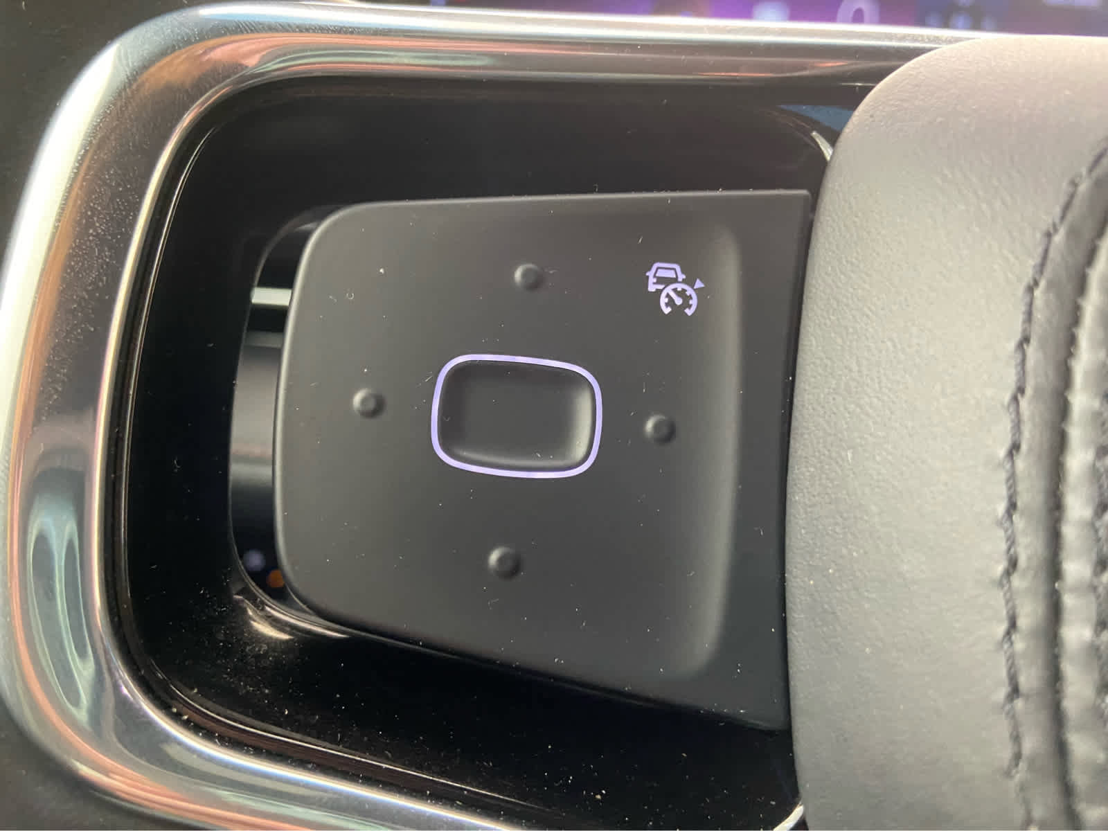 Used 2024 Lincoln Nautilus Premier w/ Equipment Group 102A image 23