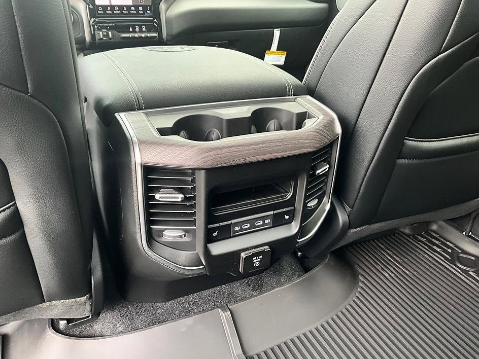 New 2027 RAM 1500 Laramie w/ Night Edition AWD/4WD image 32