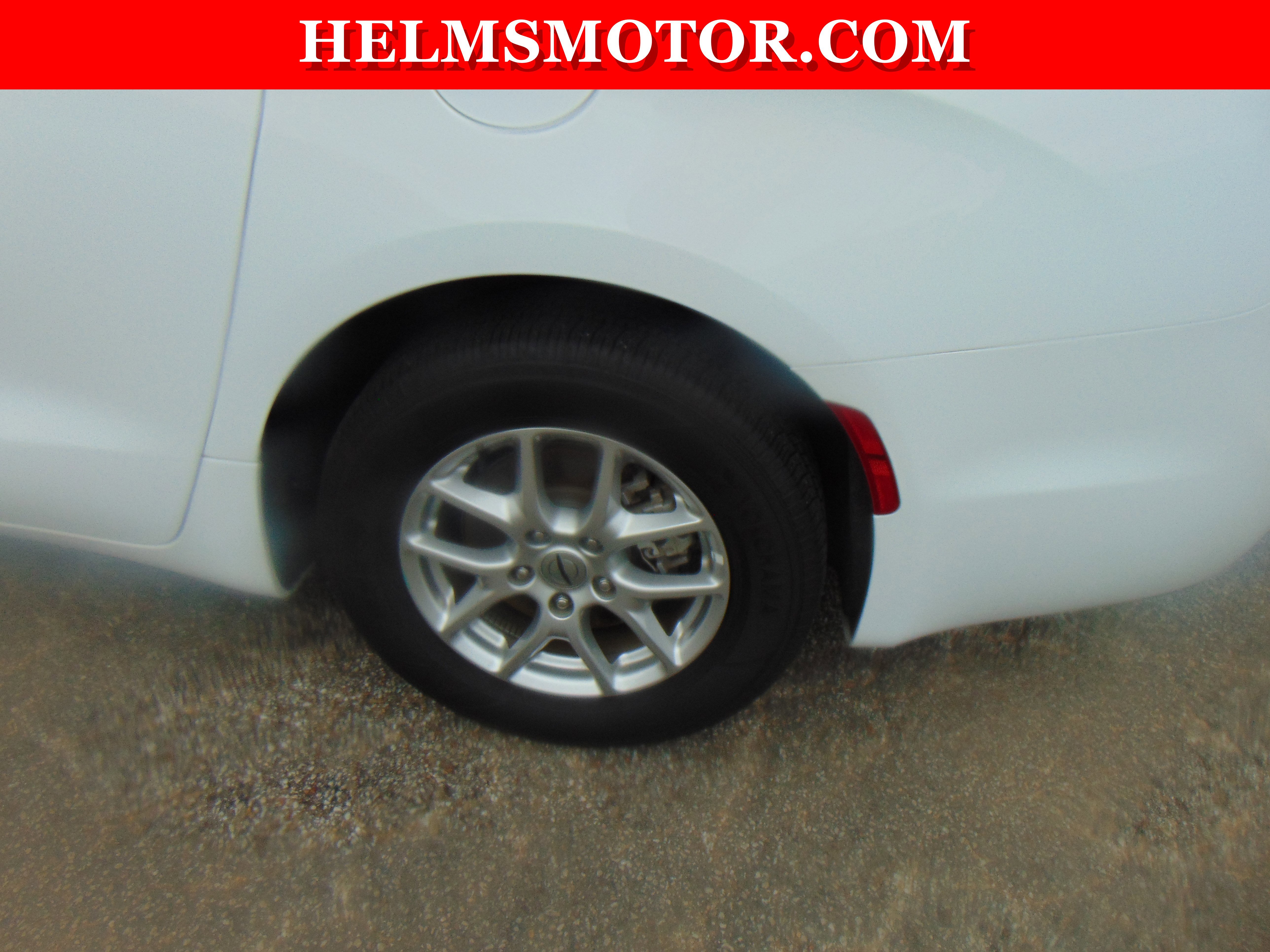 Used 2024 Chrysler Pacifica Touring-L image 41