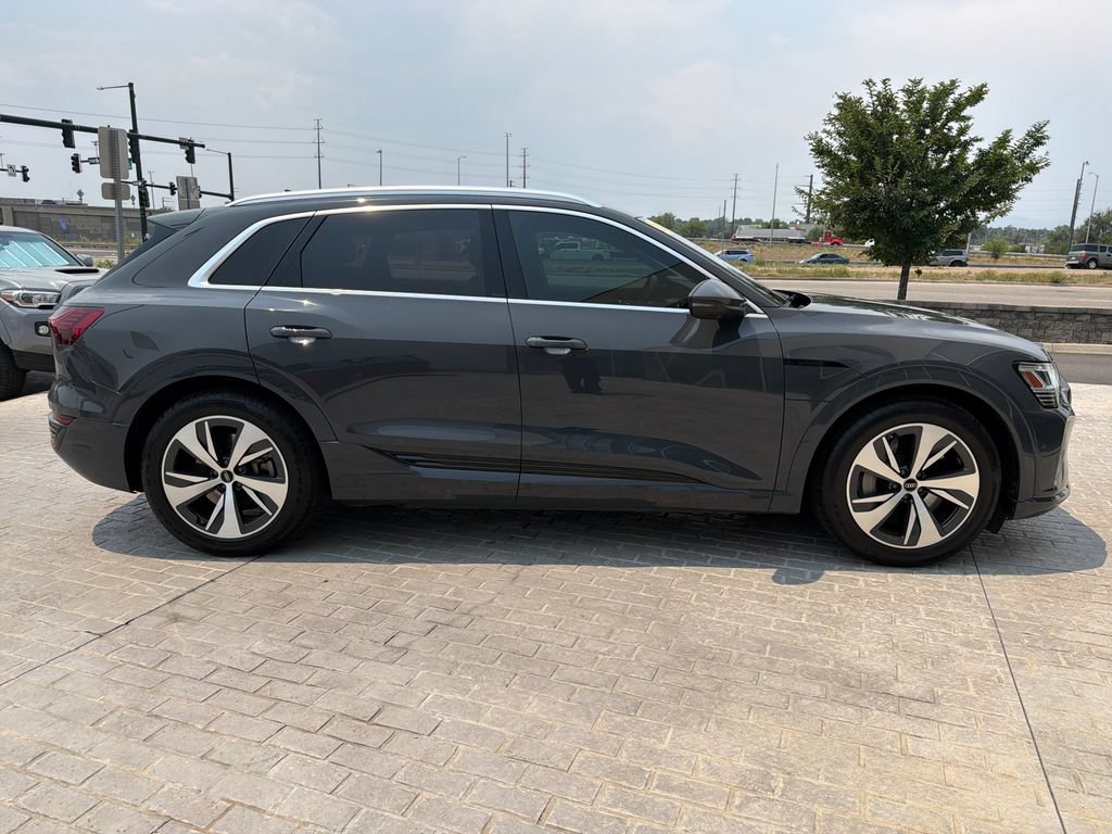 Used 2024 Audi Q8 e-tron Premium Plus w/ Premium Plus Package AWD/4WD image 6