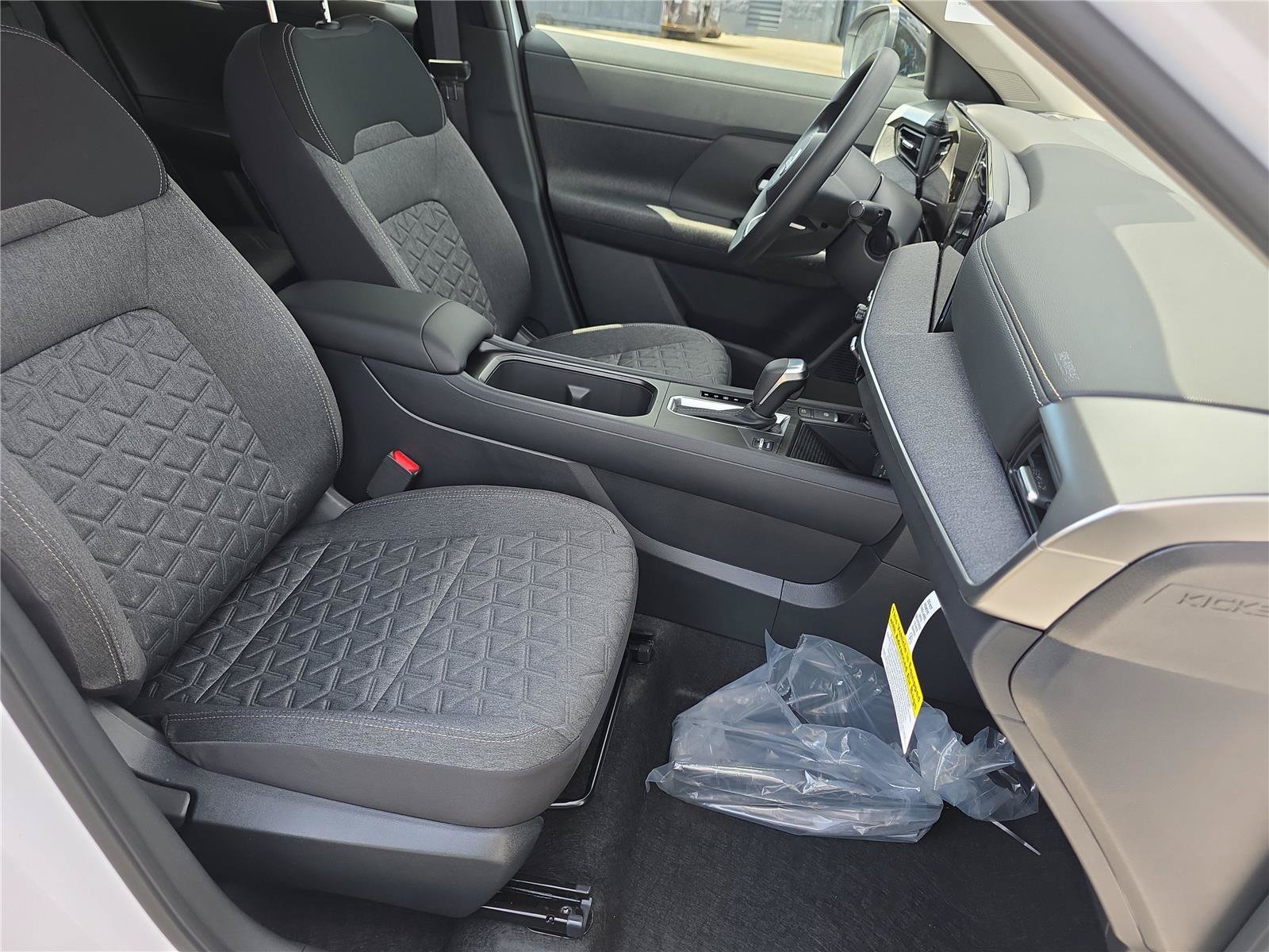 New 2026 Nissan Kicks SV w/ SV Premium Package FWD image 35