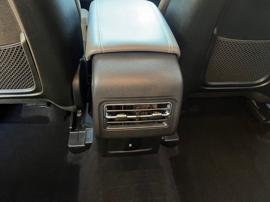 Certified 2025 Lincoln Corsair AWD image 16