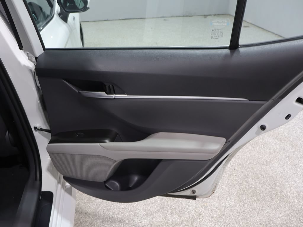 Used 2021 Toyota Camry LE FWD image 21