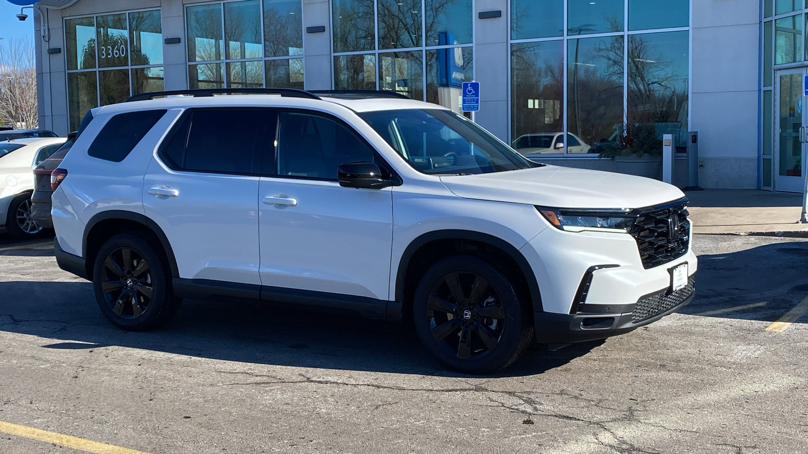 Certified 2025 Honda Pilot Black Edition image 1