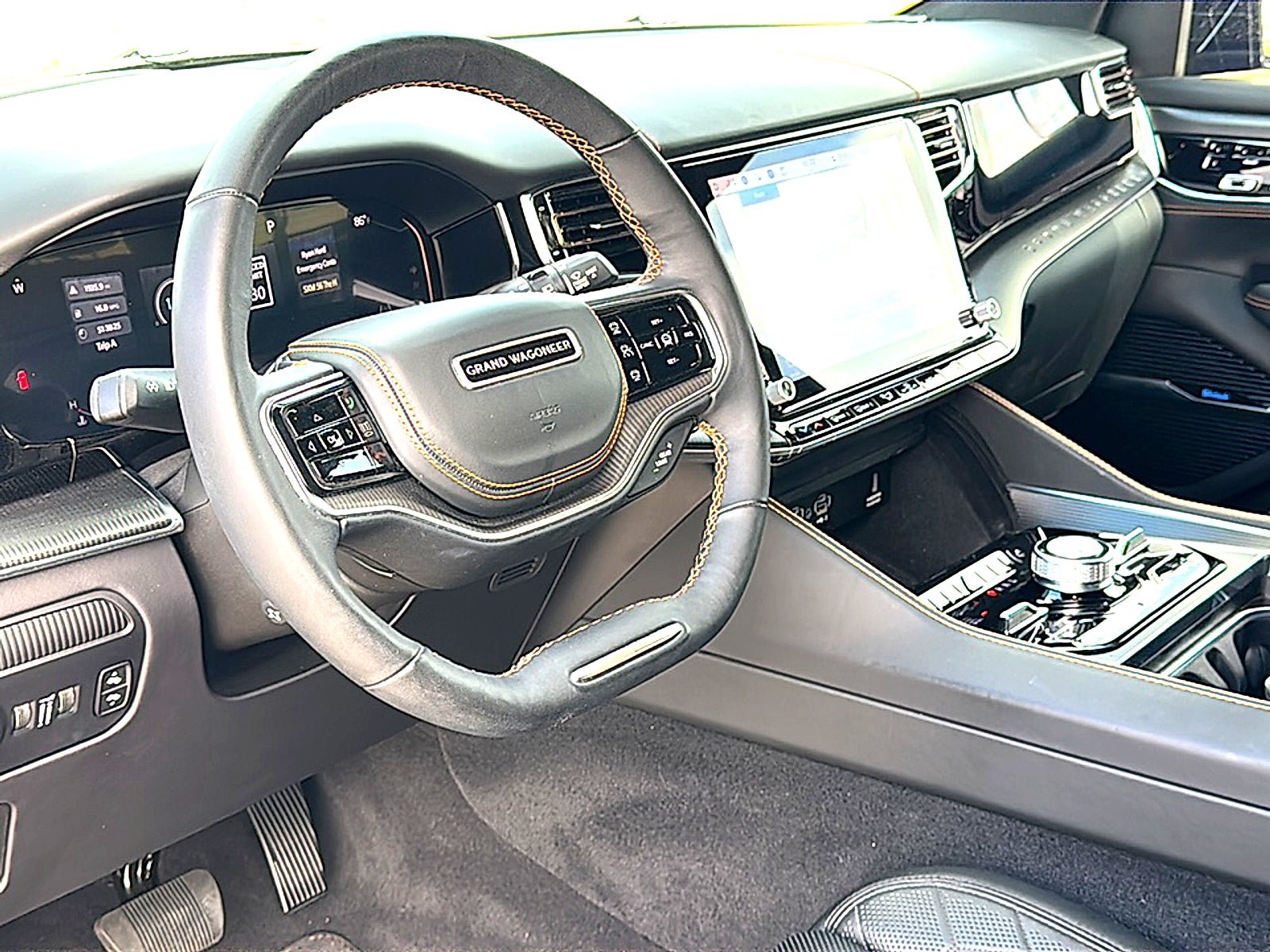 Used 2023 Jeep Grand Wagoneer Series III AWD/4WD image 12